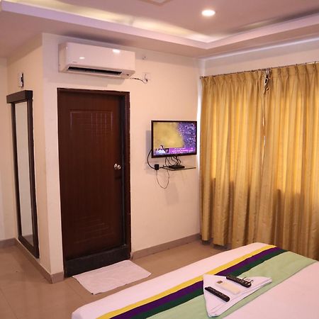 Millennium Plaza Hotel Kammasandra Bagian luar foto