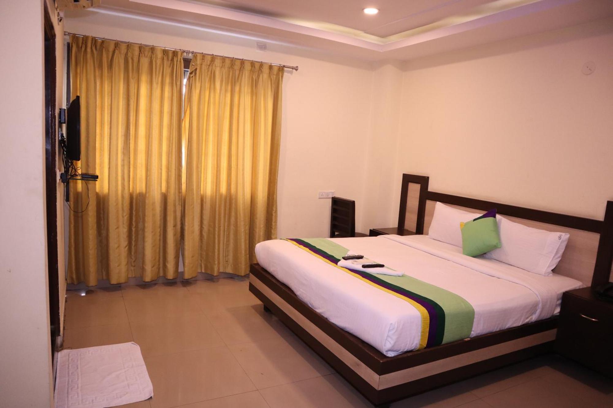Millennium Plaza Hotel Kammasandra Bagian luar foto