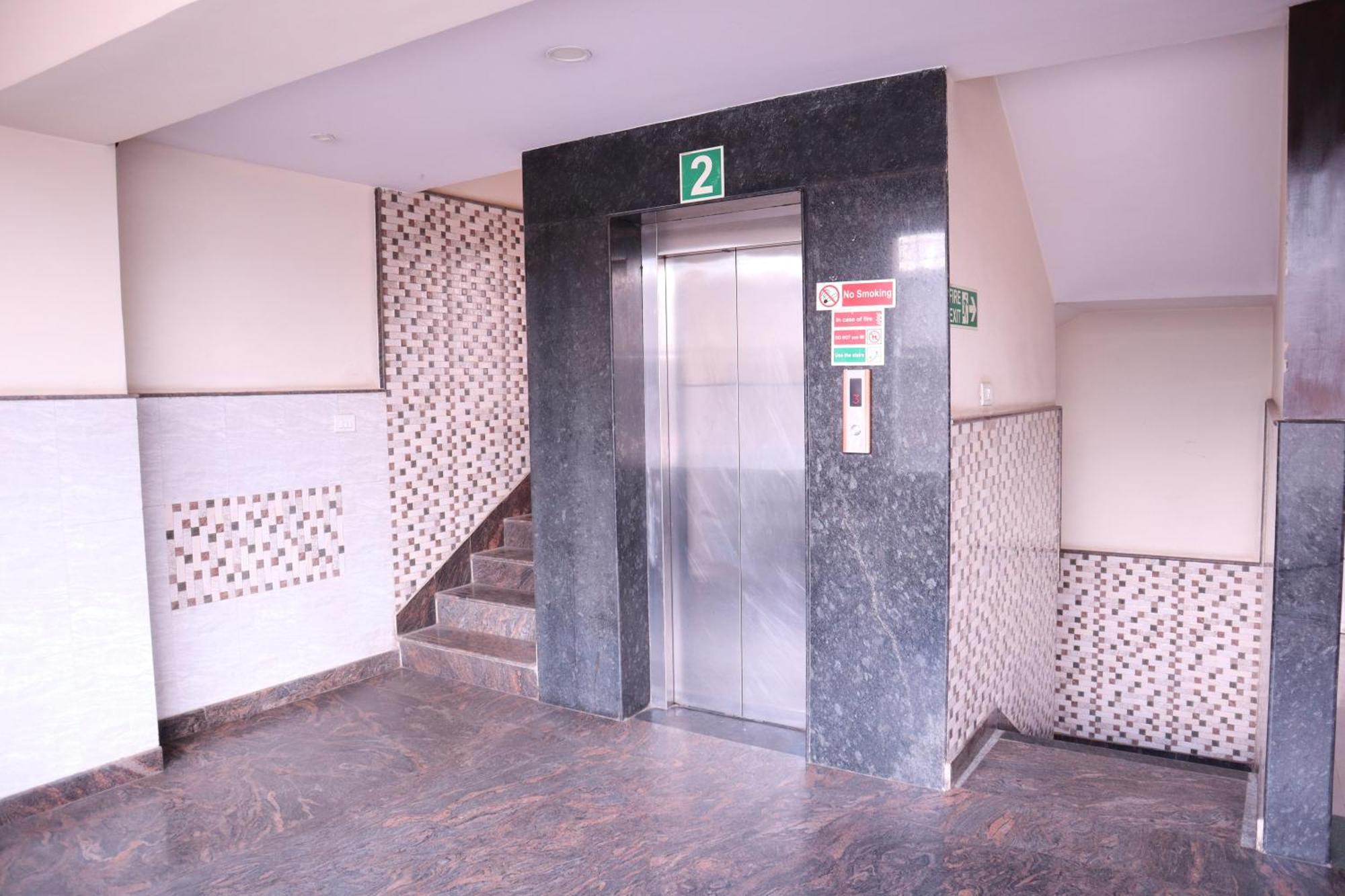 Millennium Plaza Hotel Kammasandra Bagian luar foto